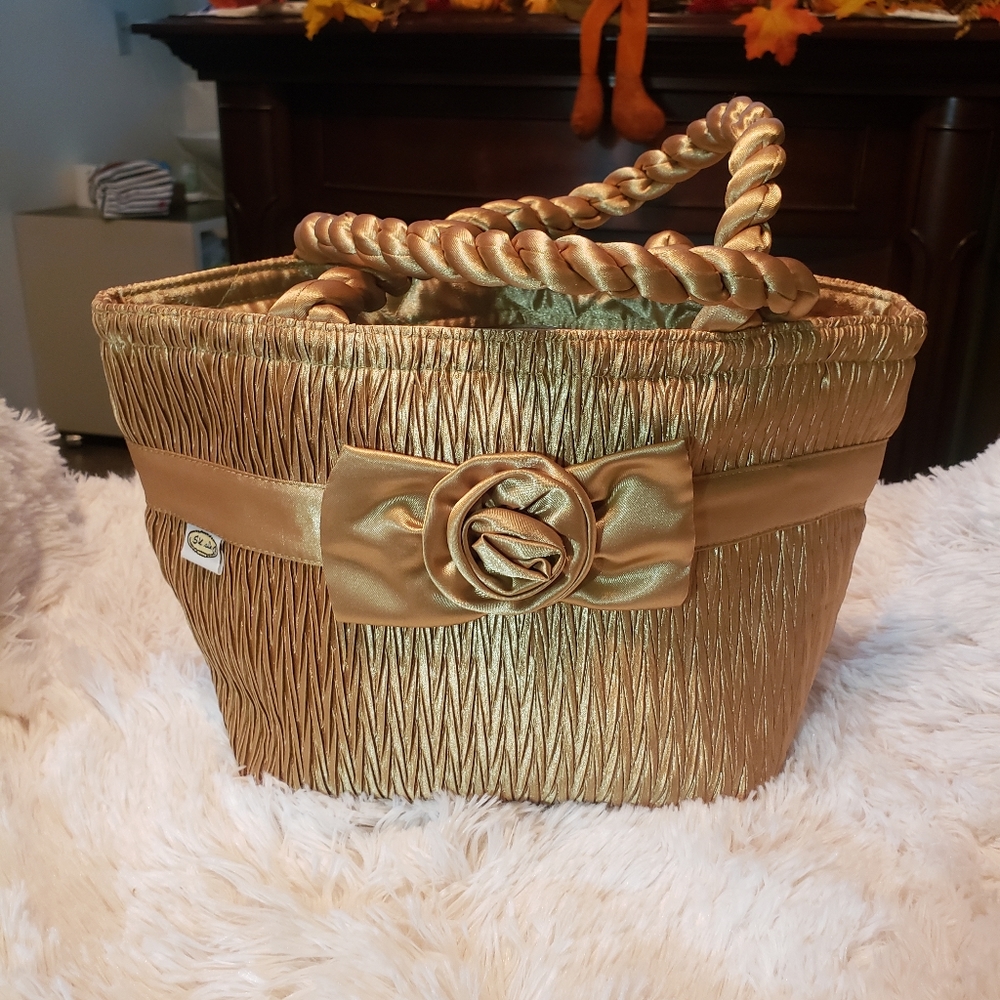 Gold Silk handbag newp